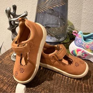 Stride Rite Tan Kids Dress Shoes with Cutout Design